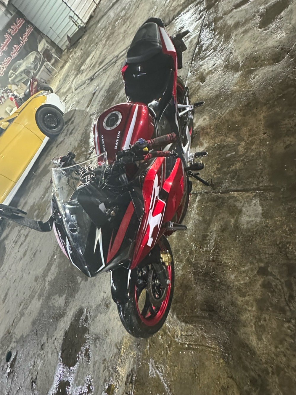 دايوانR200مكفوله عام ومرقم بغداد موديل2023ماشيه25للبيع ب13مكان بغداد ***********