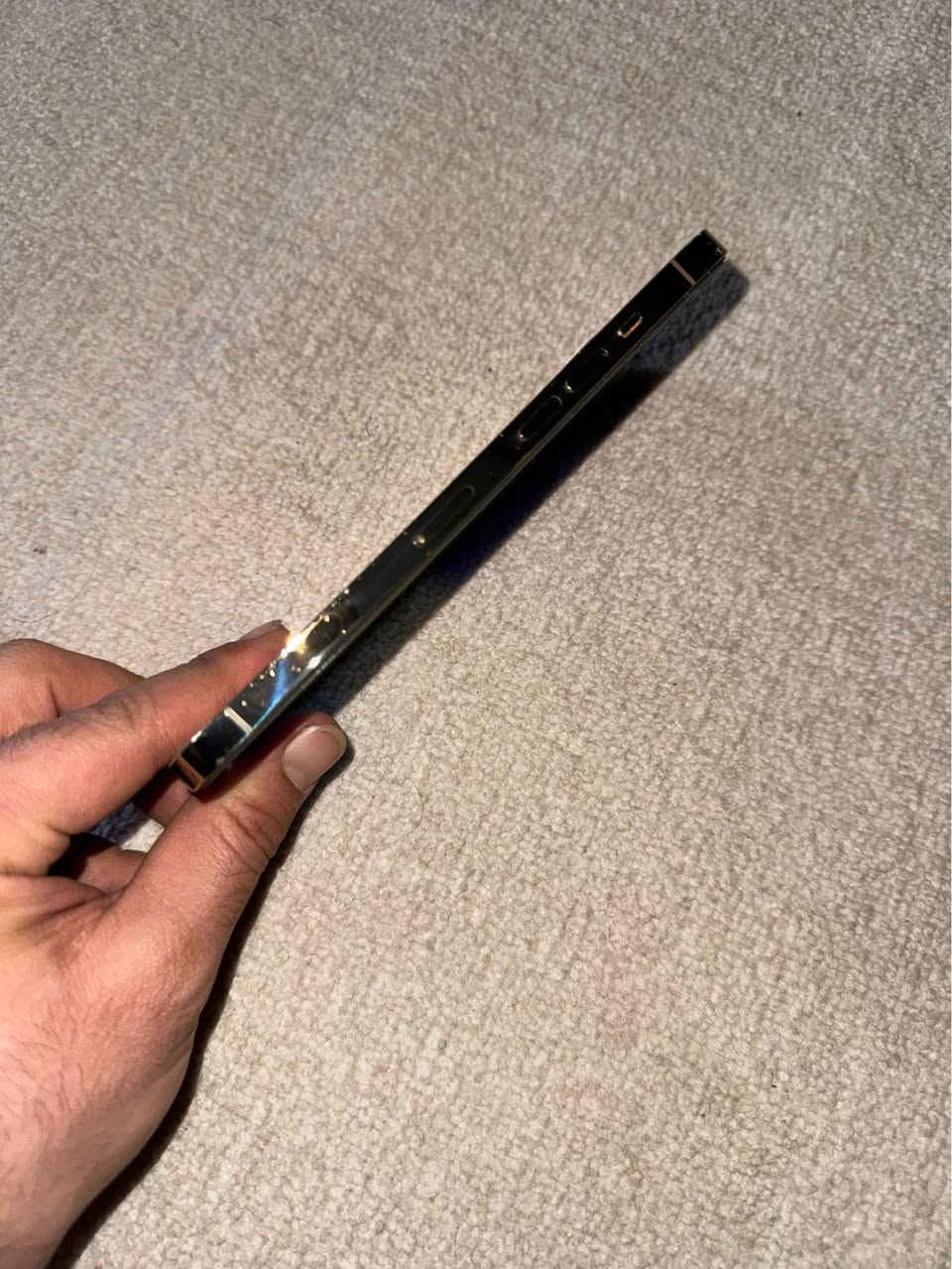 ئایفۆن ١٢ پرۆ ماکس گۆڵد
١٢٨ گب
مۆبایلەکە تا بڵێی بێ شوخت و پاکە
پاتری گۆڕاوە و پاتریە نوێیەکەی ٣ مانگە لەسەریتی ٩٨ 
جامی سەر شاشەکەی گۆراوە دەنا شاشەی بیلادیە 
مۆبایلەکە کەنەدیە و بە شەرتی Model Number 
ماڵم لە کۆیەیە و لۆ هەر جێیەک بوو لۆتان دەنێرم 
سعری ٣٨٠،٠٠٠ تکایە لۆ معامەلە تەلەفۆن مەکەن ئەوە ئاخیر سعریتی كويسينجاك, أربيل


**إذا كنت صاحب هذا الإعلان وتريد حذفه لأي سبب، رجاءا أرسل رسالة إلى الدعم الفني**