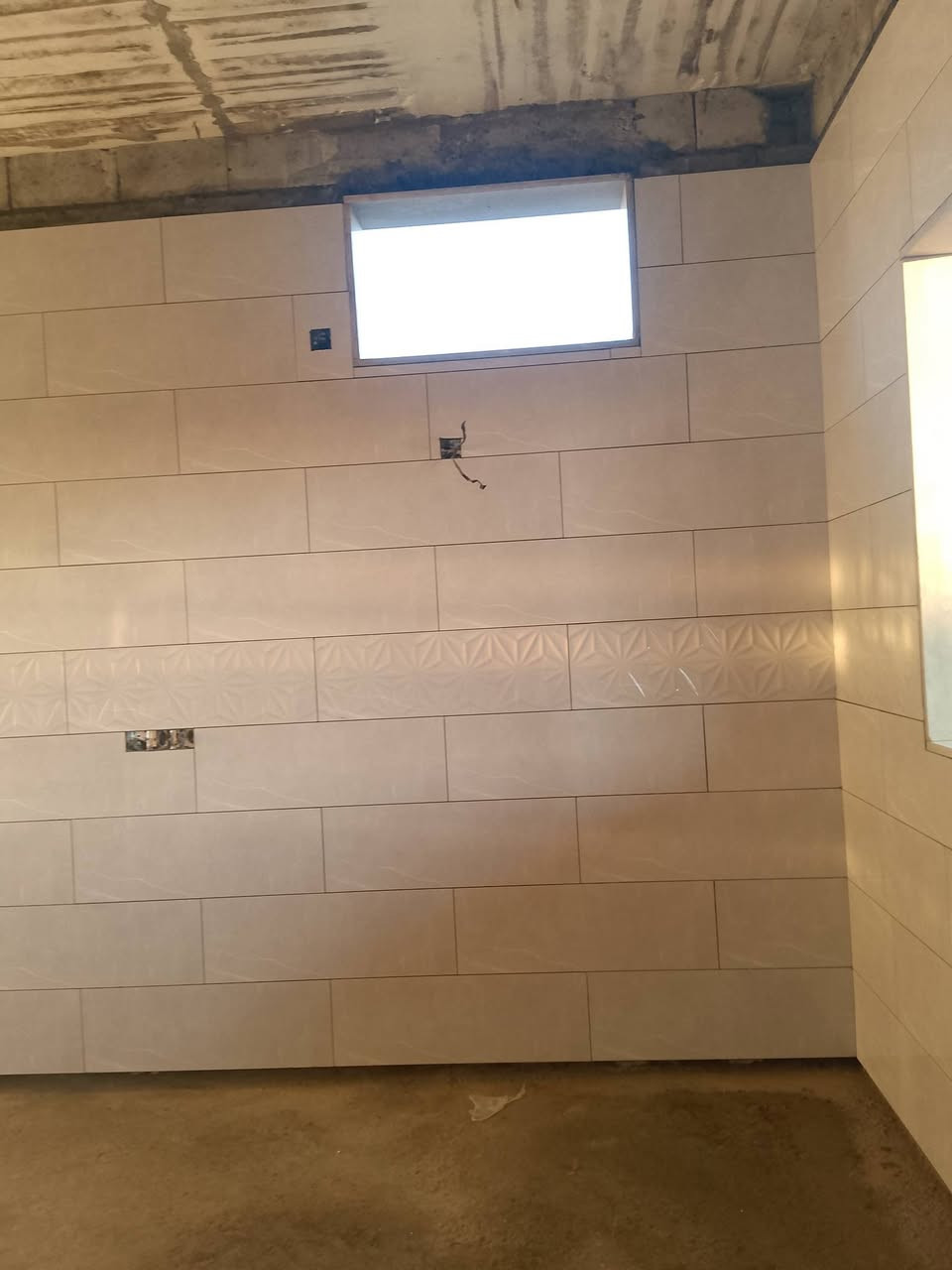 السلام عليكم.
يوجد كادر سيراميك متفرغ حاليآ للعمل وفق المواصفات الفنية والجودة الهندسية ( وايظن نشتقل مداخن)
بإشراف هندسي للأستفسار  اتصل على الرقم التالي ***********
