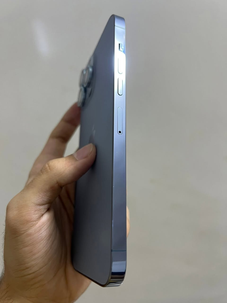 ايفون 13 بروماكس عربي شرق اوسط ضمان ماستر

ذاكرة 256 بطارية 83 بلاد نضافة فول شخط واحد مابي

الجهاز مكفول عالفحص وتربروف مامفتوح ابد ولامصلح

السعر 725 وبي مجال كلش بسيط حك الجية فقط

عنواني بغداد المدائن سلمان باك ***********
