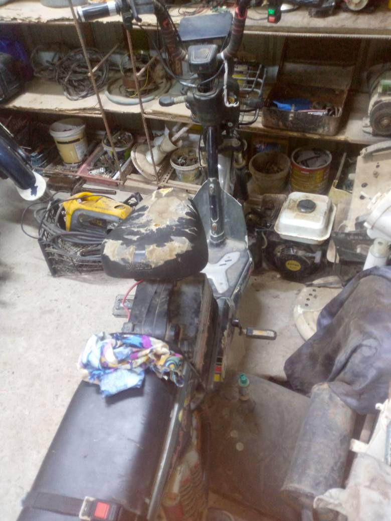 السلام عليكم دراجتين البيع الولا شحن شغاله و على فحص بس نقص بطاريات مال دراجه 

و ثانيه شغاله حجم محرك 110 منشه ياباني علا بازين و بيها وصل ورقه واحده انا مجرد ناشر و سعر يم حجي مناسبات و هذا رقم تلفونه و بي واتساب *********** رجان الحد راسل خاص عمارة, ميسان
