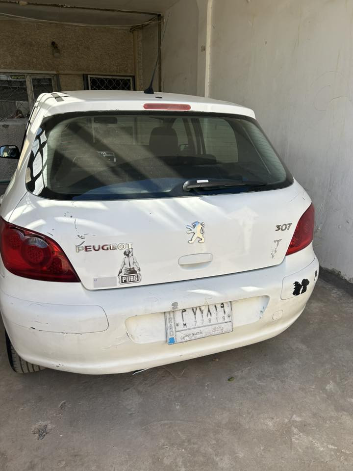 بيجو307 موديل 2006 رقم بغداد باسمي كير محرك صدر تبريد كله جاهز تايرات وباتري جديدة حتى دهن المحرك البارحة بدلته لان دائما اسوي صيانة دورية للسيارة لان اني بنية واحب سيارتي دائما جاهزة اللي يشتري يشغل سويج ويطلع وبالخير عليه السعر 50 ورقة . ملاحظة اللي يشتري تكون فلوسه جاهزة وبدون اقساط ***********.
