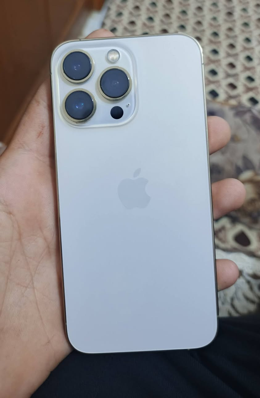 سلام عليكم ايفون 13 برو امريكي ذاكرة 256 جهاز نضيف لون ذهبي مكفول الجهاز ما مفتوح بس نقطه بل زاويه بطاريا 79وبي ضمان سنه  سعر 550وبي مجال مكاني كربلاء حي النضال الرقم ***********
