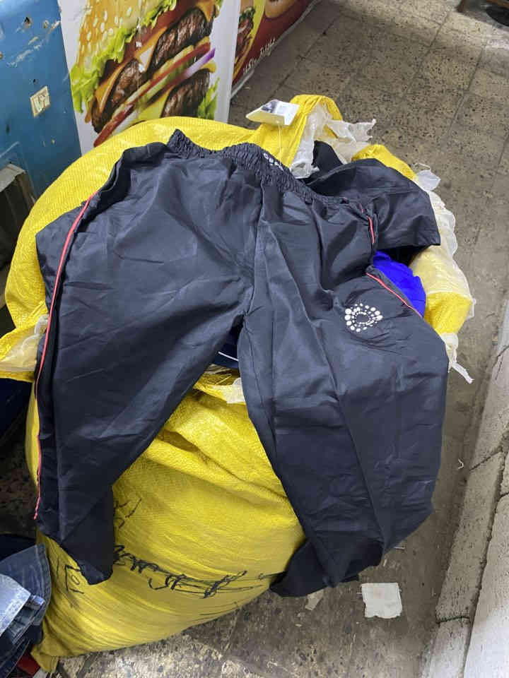 سلام عليكم شروت بناطير وبجايم الوان القطعه ب الف دينار  
كلو جديد مفتوح عدهم كلهم واخذ قياسات والوان مشكله  
***********  / *********** 
او مرسلة موقع  موصل ايسر الكرامة
