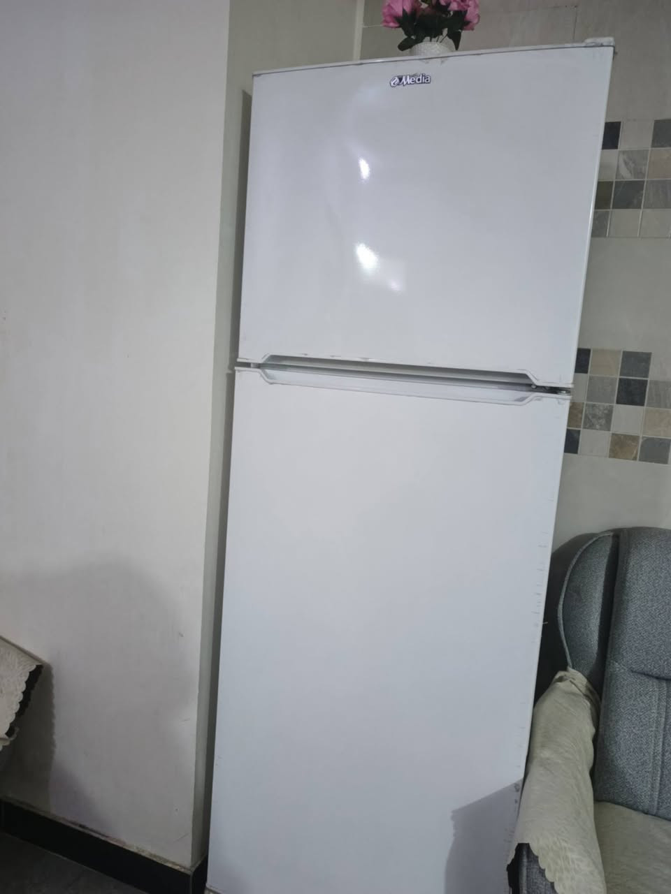 السلام عليكم غراض للبيع جديد استعمال قليل كلمن وسعره السعر ع خاص العنوان باب المشهد رقم الهاتف ***********
