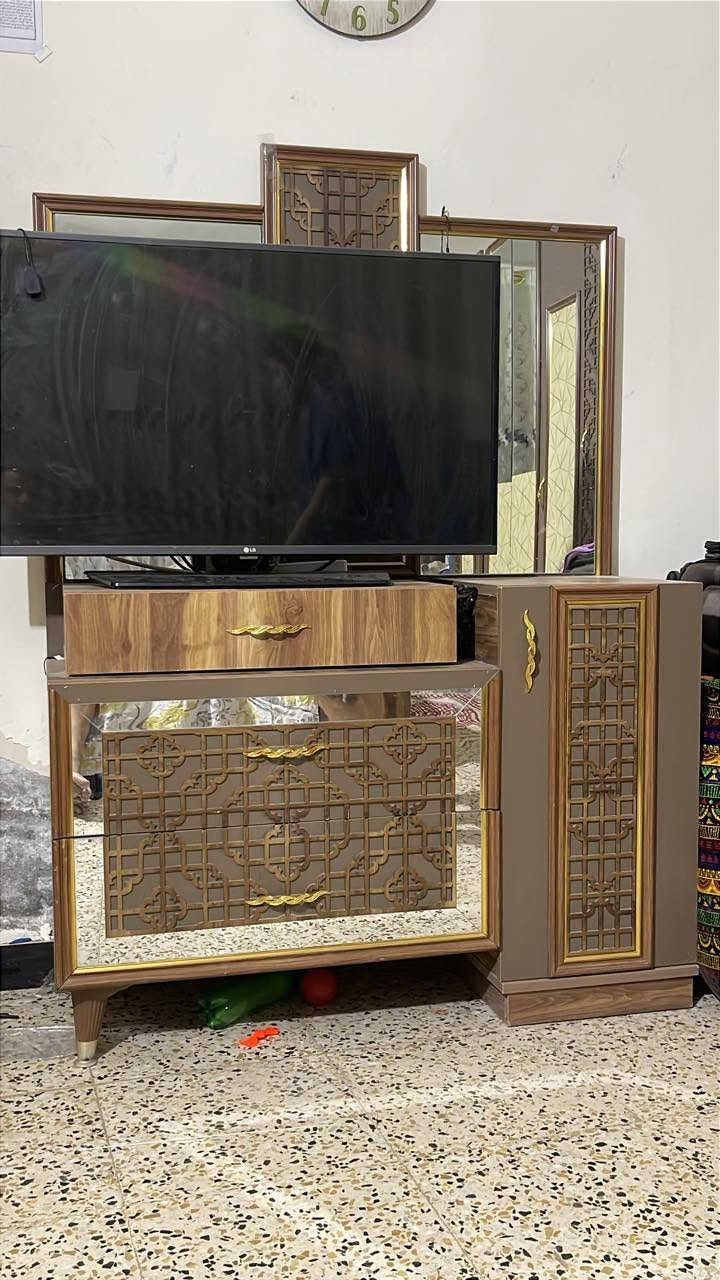 غرفه اخشاب  مستعمله  كنتور سته ابواب   خمس قطع  السعر ٣٠٠ بيها مجال  مكانها بابل


**إذا كنت صاحب هذا الإعلان وتريد حذفه لأي سبب، رجاءا أرسل رسالة إلى الدعم الفني**