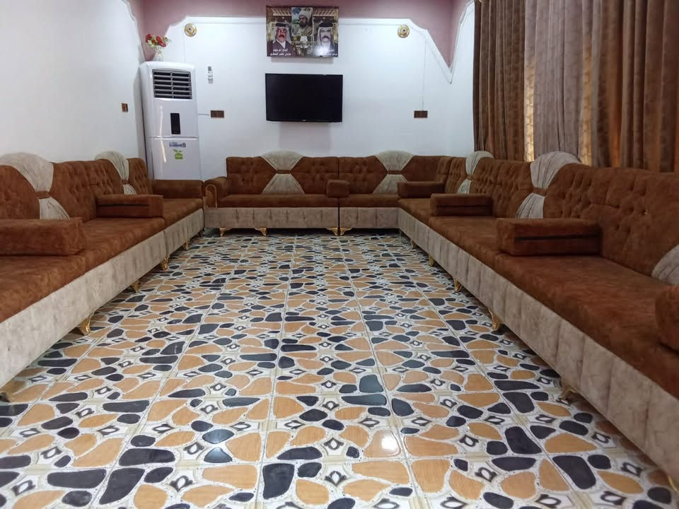 سلام عليكم  للبيع تخم كامل  ويا مخدات 10  ت زكام   خشب بلوك  20 متر جديد احلى من صورة سعر  مليون 400 وبي مجال قليل *********** واتساب و شكراً

