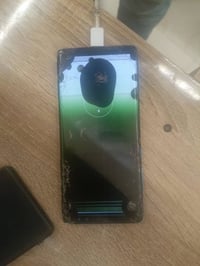 نوت 8 سامسونك  نقص شاشة  السعر 50 مع التوصيل  07774989417