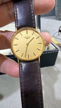 ساعة • للبيع