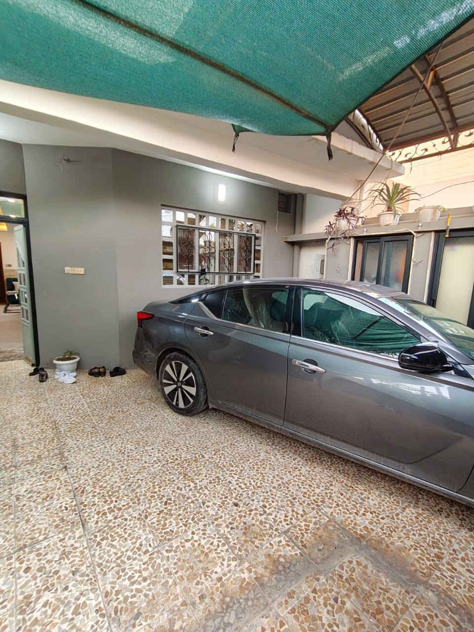 #عروض_مكتب_الإطار_الذهبي
دار للبيع حي الاعلام 
200متر واجهه 10
محدث بالكامل طابقين 
طابق الاول غرفتين هول استقبال صحيات مطبخ وكراج 
طابق الثاني غرفتين هول وصحيات

للاستفسار زياره المكتب حي النور قرب ملعب الكلاسيكو
او الاتصال على الارقام التالية 
متوفر واتساب 
***********
***********
