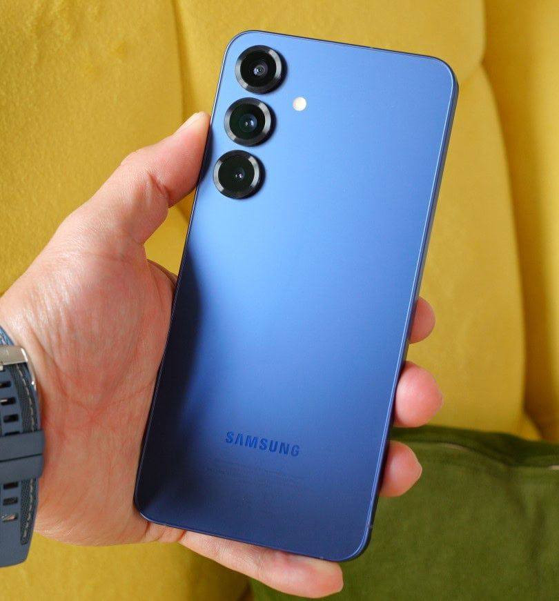 من رخصه الادمن اس25 البلاص شخط مابي كامل ملحقاته لون مميز ازرق معروفه مواصفاته نفس الالترا بس حجم اصغر ويا شاحنه هديه وكفرات ثنين السعر 850 الف وبي مجال بسيط العنوان القاهره قبل جسر البنوك ***********
