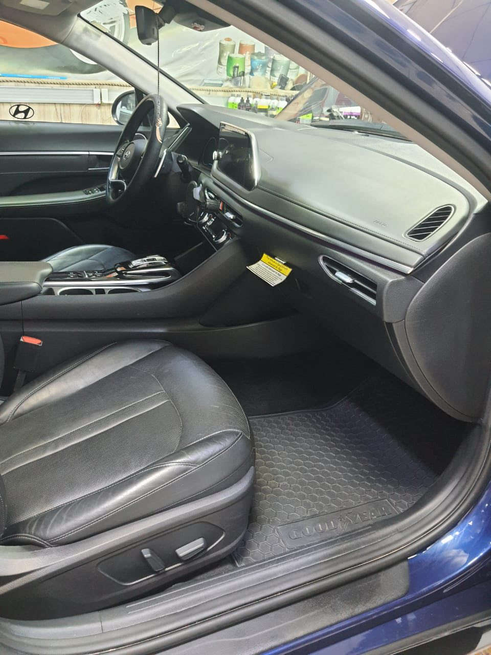 للبيع فقط

هيونداي سوناتا 2022 لمتد 1.6 تيربو  فول الفول

Hyundai Sonata 2022 Limited 1.6T
شاصي : 5NPEH4J21NH146911
ماشية 90 الف km

رقم بصرة معوقين بأسم والدي 

حادثها جاملغ امامي ايمن + بنيد نفسهن مصلحات 

مع وجود بعض الملاحضات 

السعر : 170 ورقة 

العنوان : البصرة / القبلة 

للاستفسار: ***********

المواصفات 

1- رادار امامي (مانع تصادم)

2- لايتات 4 عدسات بجم LED

3- حساسات امامية

4- كاميرات 360

 ( العدادات تفتح كاميرا عند فتح الاشارة )

5- بانوراما

6- نقطة عمياء ( مراية كهرباء )

7- دخول ذكي ( بصمة )

8- اناره ترحيب عند الاقتراب

 من السياره

9- حساسات خلفية

10- رادار خلفي

11- ويل قياس 18

 ( تايرات طخم جديد )

12- الصندوق ذكي

 (يفتح عند الاقتراب)

13- خزن ميموري سائق

ا14- head up display

 ( عرض المعلومات على الزجاج الامامي )

15- داخل LED 

( انارة محيطية متغيرة )

16- داخل جلد

17- تبريد مقاعد + تدفئة مقاعد

  تدفئة مقود

18- مقاعد الامامية كهرباء بالكامل

19- كير بيانو

20- تبريد بيانو

21- كيجات ديجيتل

22- شاشة كبيرة 

ا( Apple car play + Android Auto )

23- اوتو بارك

 ( تقديم و رجوع السيارة عن طريق المفتاح )

24- سستم صوت BOSS

 (سماعه 12)

25- تبريد قطعتين

26- اوتو هولد

27- هاند بريك بصمة

28- انارة داخلة LED 

(تتغير عن طريق الشاشة الى 200 لون)

29- تحكم مقود كامل

30- تحديد مسار

31- تثبيت مقود

32- شفتات مقود

33- وضعيات قيادة ( Sport + Normal + Smart )

34- شاحن لاسلكي
