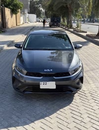 للبيع فقط بدون مراوس كيا فورتي  موديل 💯2024💯 ماشيه (30) الاف بوضع الزي...