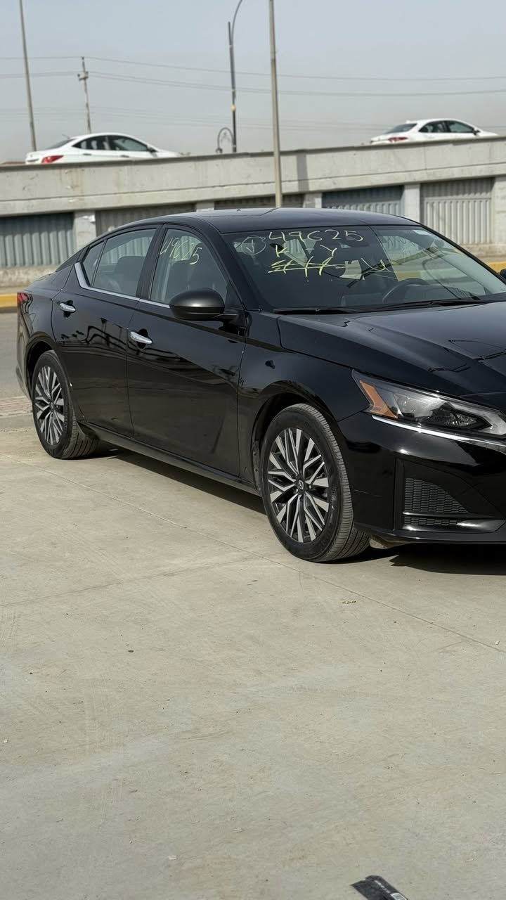 نيسان التيما sv 2025 
 مواصفات sv المعروفة 
تشغيل عن بعد 
رادار امامي وجانبي وخلفي 
شاشة اندرويد اوتو + كار بلي
دخول جديد ورقم جديد اربيل سنوية لحد 2031 
السيارة بدون صبغ باب السائق مبدل بلادي 
صور الضرر موضحة بالمنشور 
عنوانها كركوك 
سعر 177 بيها مجال بسيط 
*********** واتس او اتصال
