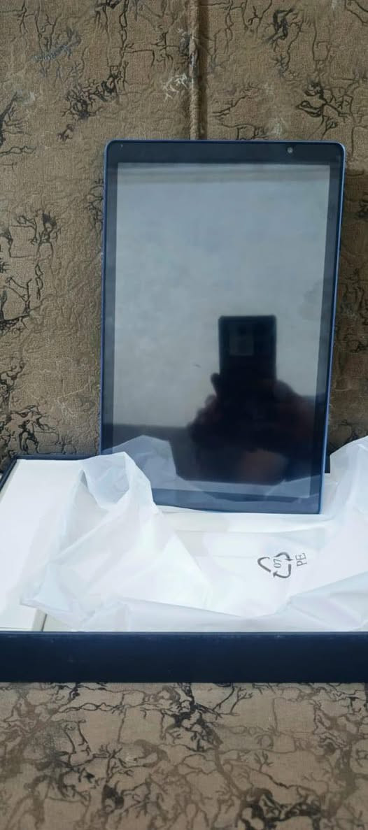 ايباد Tab 10 lite 
للبيع جديد لووك غير مستخدم 
نوعيته pritom
ذاكره 64وعشوائيه 4
مع شاحنه وكيبل Tip c
السعر 110مع التوصيل


**إذا كنت صاحب هذا الإعلان وتريد حذفه لأي سبب، رجاءا أرسل رسالة إلى الدعم الفني**