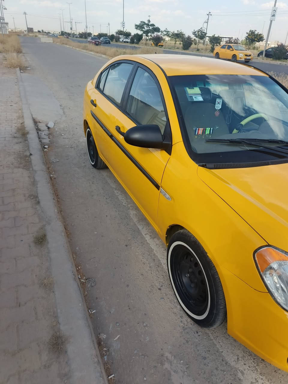 السلام عليكم اكسنت٢٠٠٨سنويه لل٢٨ وارد امريكي مكينه ١٦٠٠ حادثها جاملغ خلفي جها السايق وجاملغ امامي جها السكن وبيها تصفيات مكفوله سقف وتكم  مصفره هيىه وغرامات بيها منضومه غاز حكوميه وبيها بطاقه بانزين مصبوغه جديد تخم تاير جديد تبريد شغال تدفىه شغاله السعر ٧٠وبيها مجال شرط التحويل*********** مكاني كركوك حي الخظراء
