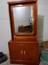 ميز مراية • صغير • نازك