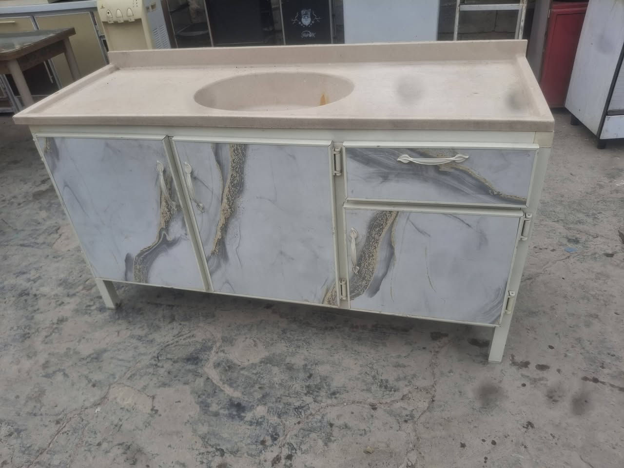 سنك سعره 75 ثلاجه جديده زغيره سعره 100 مبرده سعره 65 براد سعره 60
طباخ نضيف سعره 75
سبلت طن واحد جديد جدا سعره 250
ثلاجه حجم كبير سعره 300
مكاني ابو غريب النصر و السلام واكو توصيل بي واتساب ***********
