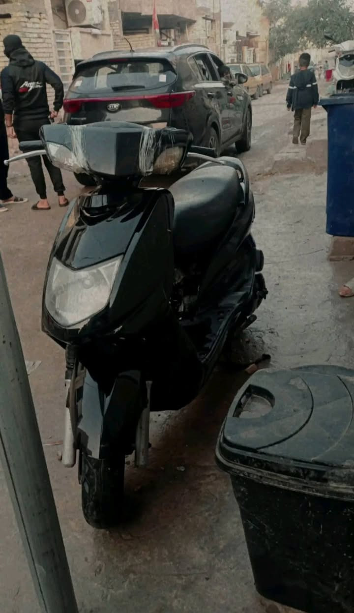 سلام عليكم ورحمة الله وبركاته
سكنس نثيه دراجه حلوه ما تفشل قفلت محركه سرعه 110
كابريتر تجاري بس هاذه العيب بيه كهربايات كله شغاله دراجه نكره
دراجه مال كتل
عنواني الخطيب زراعي سعره 400
*********** رقمي
