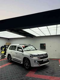 لاندكروز GXR • 4.6 V8 • كفالة عامة