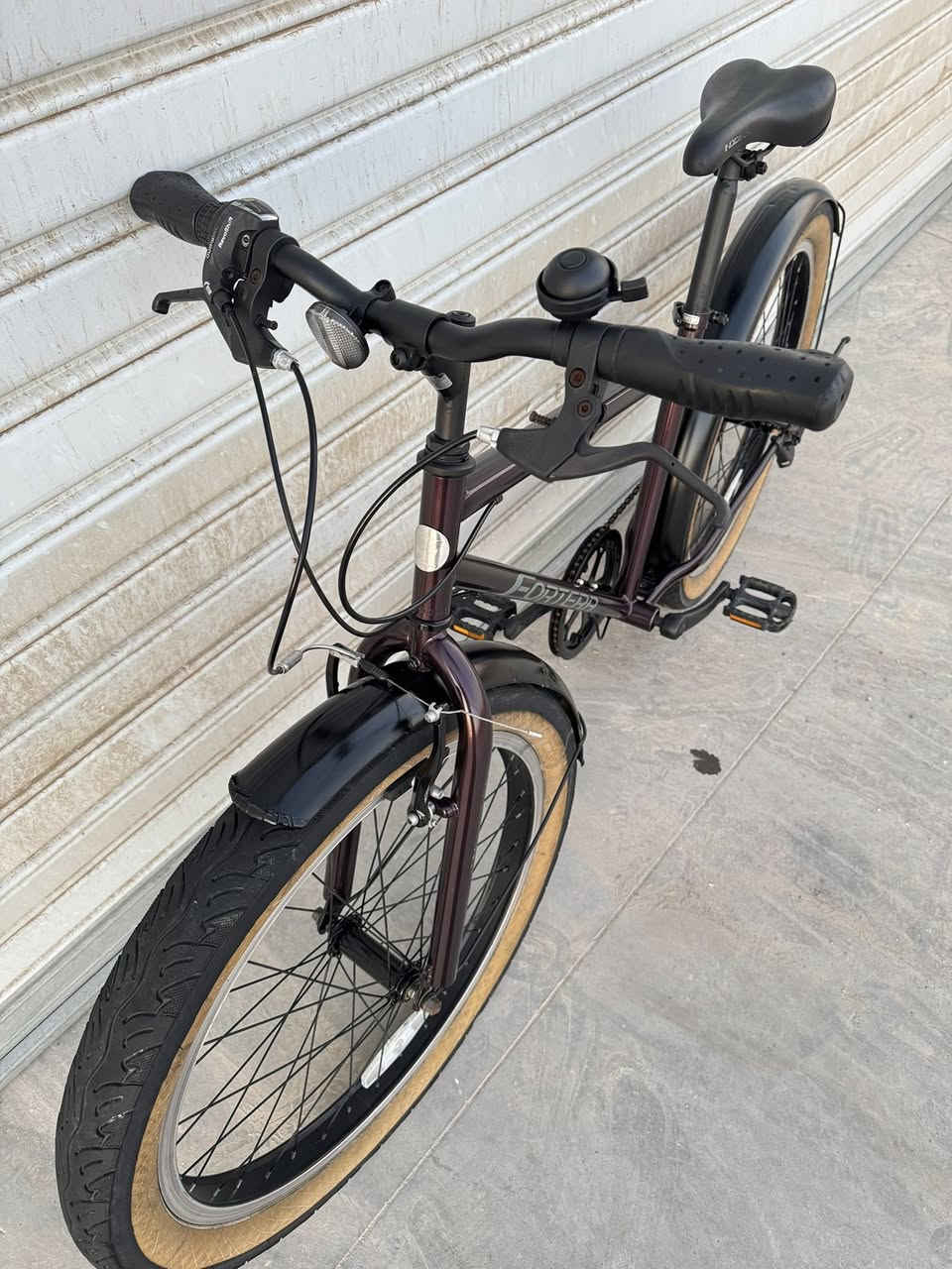 السلام عليكم اخواني دراجة ماركة (FORTARE) 
 اسمها فورتيرا حجم 26 قياس M عرض التايرات 300 
معدنه حديد تتحامل أوزان ثقيل وياله ضد الصدمات 
سستم شيمانوا تورني 1/7 نظافة 90 بل 100 كلها 
بلادي عل وضع الشركة سعرها 250 الف وبي مجال  
الاستفسار *********** عنواني موصل 
تتوفر خدمة توصيل لجميع محافظات العراق وتحياتي للجميع
