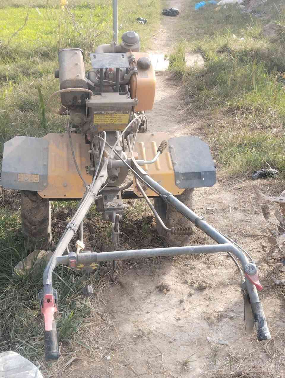 كاروبه للبيع مامستخدمه هواي غراضها موجوده تواير جديده شغل سلف
للستفسار ***********
