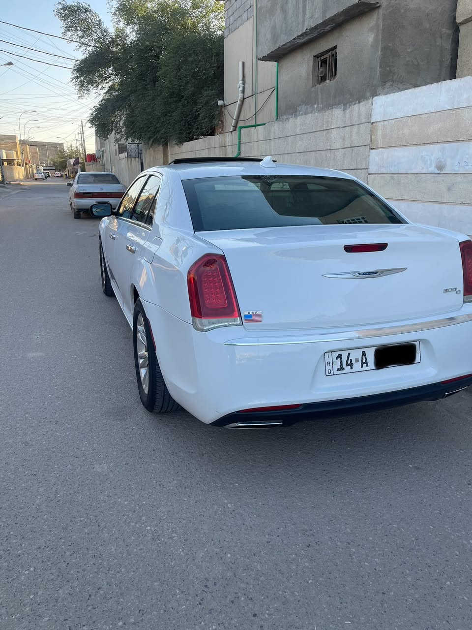 اوباما 2015 كلين تايتل فقط تكحيل كارت بلداير. سياره فول مواصفات نوع C.  سياره رقم بصره  جاهزه من كلشي 
مواصفات بنوراما برده خلفيه. كشن حار بارد مرات قلاب ستيرن كهربائي السعر 220 وبيه مجال بسيط كلش رقمي ***********
