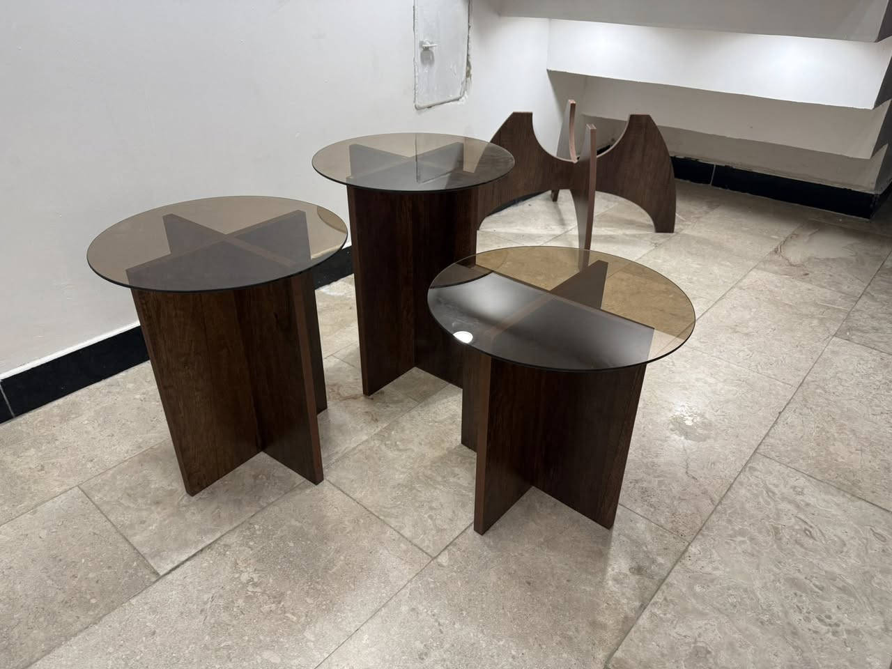 السلام عليكم طبلات نضيف كلش مابيه اي ضرر ٣ صغار و١ وسطي مكاني بغداد التاجيات بصف مرور سعر ١٠٠ وبيهن مجال للاستفسار على رقم *********** توصيل ماعندي
