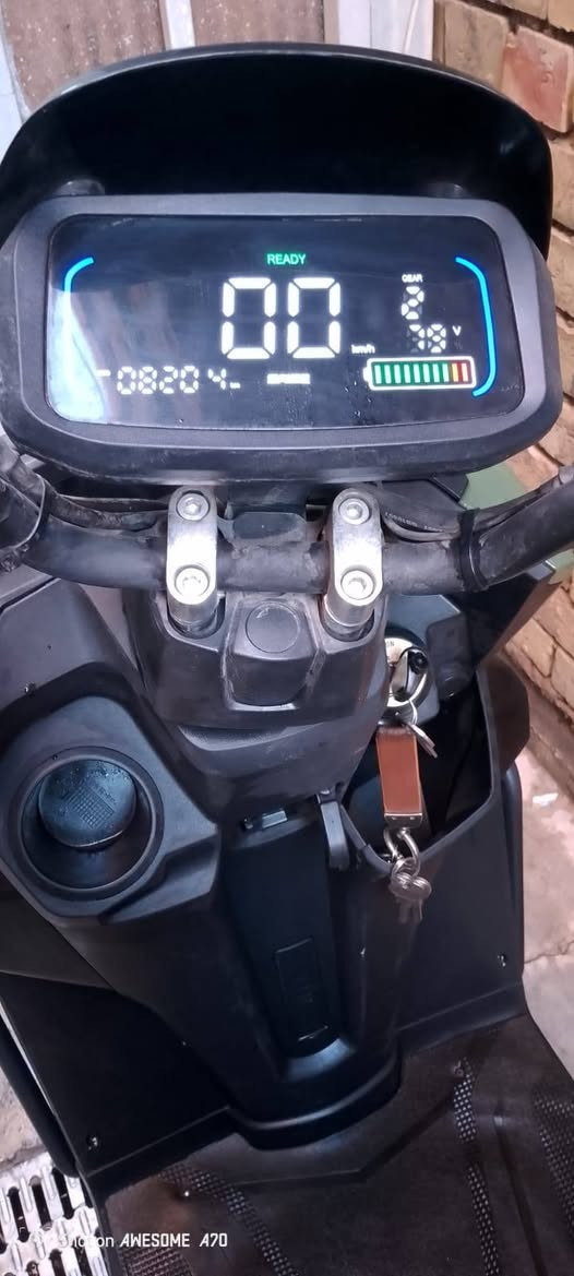 سلام عليكم 
دراجه شحن GR SPORT نظافه 100/100فوول دراجه بلادي مال شركه كلشي بيها بلادي ما ماشيه هواي يعني ما متعوبه بعدها بحيلها رايدها ب1250 وبيها مجال بطاريات عدد 6
عنواني (شارع فلسطين مجاور الاسواق المركزيه ) 
للاستفسار ***********
