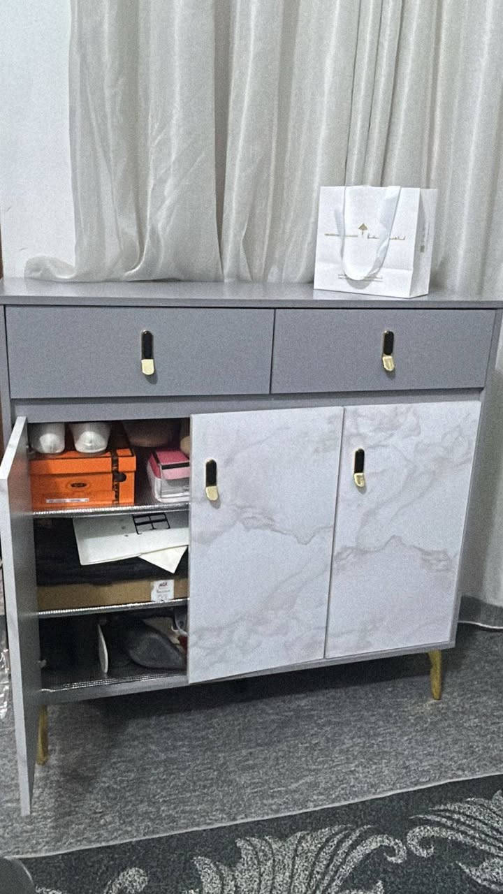 من رخصة الأدمن  ..  غرفة نوم للبيع مع كنتور صاج مع جزامه بأسعار مناسبه المكان حي العامل شارع ٣٠ للأستفسار الأتصال بالرقم بي واتسب اب او بالخاص على الماسنجر .. رقم الهاتف ***********
