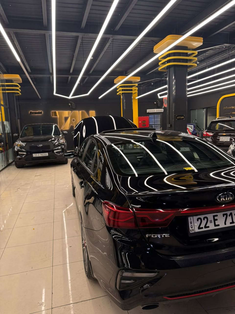 Forte GT 2021
ماشي 50,000 mile
مكينة 1.6 Turbo
كير DCT
فول مواصفات رادار فتحة كشنات تدفئة تبريد 
حادثها جاملغ امامي بدون ايرباك صبغ فقط و باب خلف السايق بارد
***********
***********
السعر $ 163 بيها مجال
