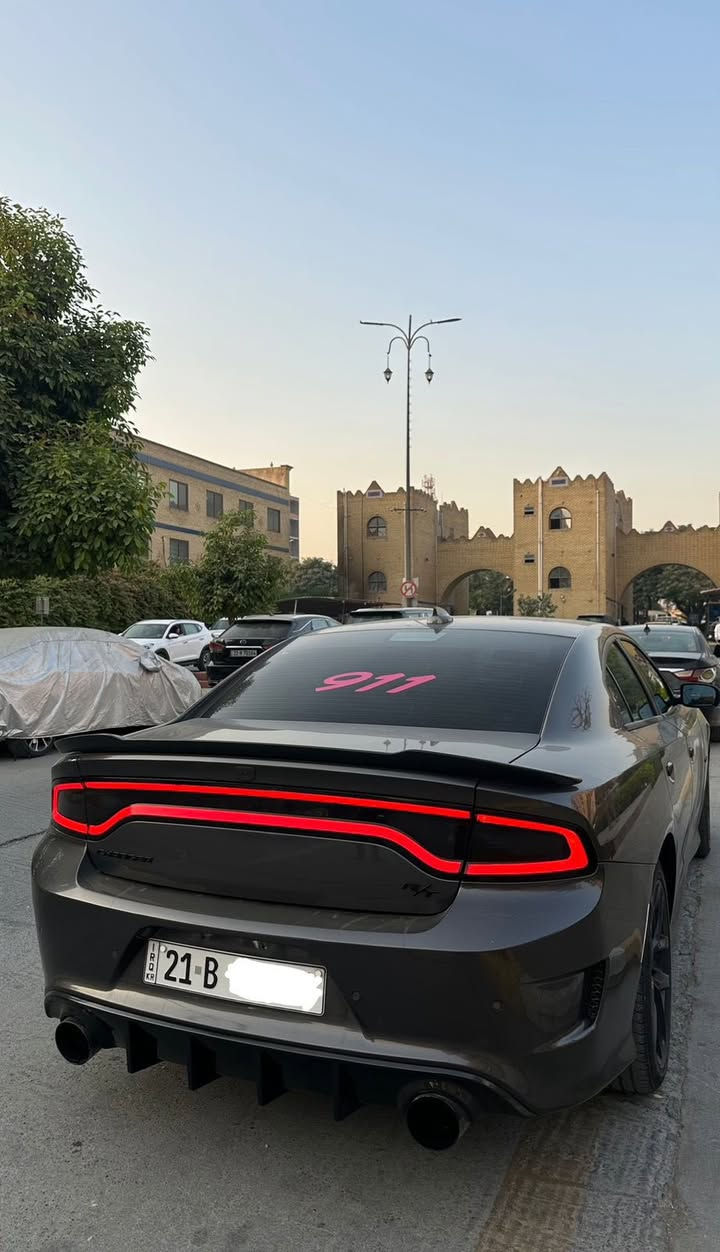 السلام عليكم شباب 

جارجر ارتي موديل  2022 كلين تايتل 

ماشيه 45 الف ميل حقيقي رقم سليمانية 

موا صفات السيارة 

1 - سوبر تراك باك 
2- فتحة 
3-كشنات حضن
4- تبريد تدفئة مقاعد 
5- سستم صوت هارمن كاردن
6- ويل حجم 20 

السعر ب 265 ورقه 
العنوان / بغداد / حي الجامعه 
تلفون/ ***********. وبي واتساب
