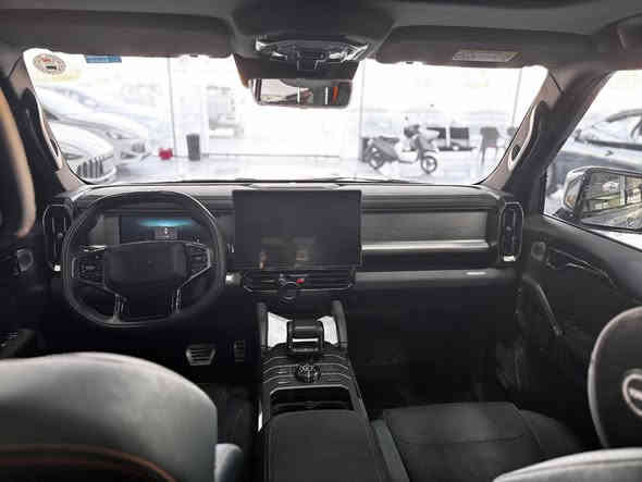 جيتور T2 زيرو للبيع موديل 2025
وكالة هارلم 

المواصفات 👇🏻: 
🔹بانوراما 
🔹حساسات امامي خلفي
🔹كامرات 360 
🔹كشنات جلد 
🔹تبريد قطعتين 
🔹شاشة عرض حجم كبيرة 
🔹ثلاجة 
🔹تشغيل عن بعد وبصمة عدد 2 
🔹انعكاس الشاشة 
🔹منفذ 2 USB
🔹مصابيح LED كافة السيارة
🔹ناقل حركة 7 سرعات
🔹منفذ تايب سي
🔹اوامر وتحكمات صوتية
🔹مثبت سرعة 
🔹محرك 2000 تيربو اقتصادية بمعنة الكلمة
🔹داخل السيارة زيتوني رياضي وكشنات جلد رياضي
🔹نظام مراقبة ضغط الاطارات
🔹ضمان 6 سنوات للسيارة و10 سنوات للمكينة والكير 
🔹السيارةماشية 35 km
السعر258$
مواصفات السيارة معروفة فول الفول 💯💯

مكان السيارة دهوك
***********
***********
