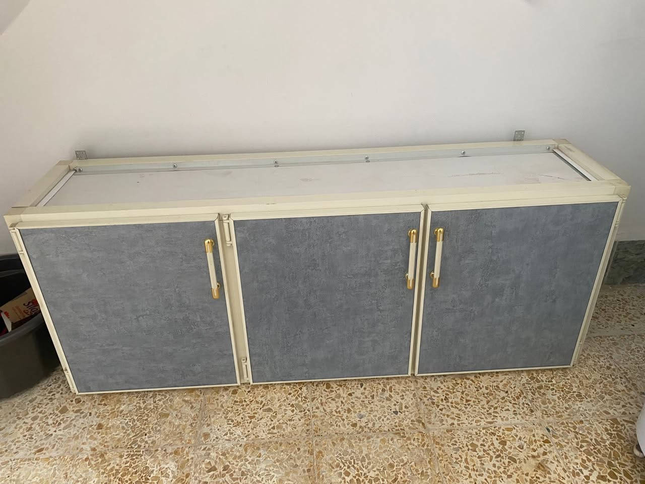 كاونتر نضيف كلش سعره 200  وبيه مجال. بس العيبه  بل مجر بل شيله نكسر بس تصير. ستعمال شهر واحد


**إذا كنت صاحب هذا الإعلان وتريد حذفه لأي سبب، رجاءا أرسل رسالة إلى الدعم الفني**