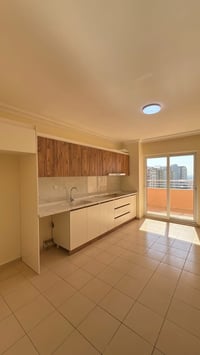 افروستي • ١٨٦م • الدور ٩