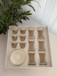 سيت 18 قطعة • اطار ذهبي • جودة عالية