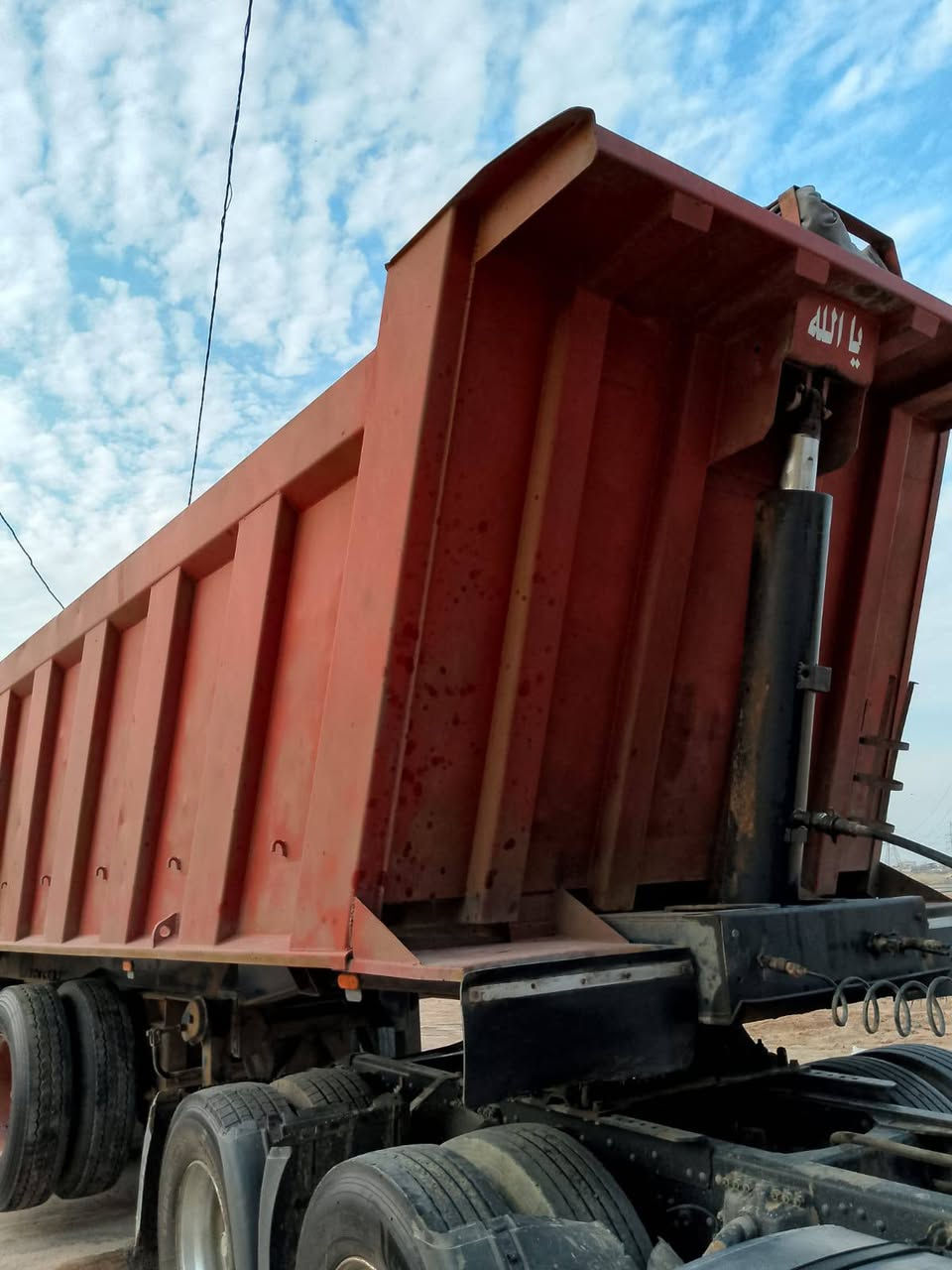 السلام عليكم 
سكانيا سكس ويل مجموعه جوبلس 
مربوطه نساف مكينه 6 انجكسن 
سنويه لل30 رقم انكليزي باسمي شرط المداور
السياره دخول جديد قليل مشتغله بالعراق 
جاهزة مكينة وكير وحداديه وشاصي كفاله عامه 
تخم تاير جديد راس وعربانه 
السياره جاهزة للشغل ربع متصرف عليها بس فلوس تحويل

العربانه هياكل الماني منفيسها موجود بعدها ما مربوطه 
موديل ٢٠١٥ كرسي حداده سبرنك بريك هواء كله مكفول شاصي بدي مكفول دناكير ١٦ مربع بولبرن جبير ٣ دناكير 
كفاله عامه راس وعربانه للاستفسار:***********
