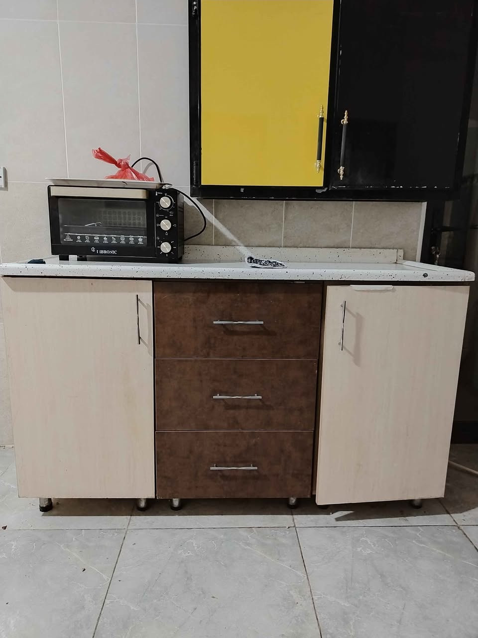 كاونتر،خشب تسگام
كاونتر متر ونصف مع مرمر
وسنگ متر و20مع مرمر
للبيع بسعر 200الف قفل،،، كربلاء, العراق


**إذا كنت صاحب هذا الإعلان وتريد حذفه لأي سبب، رجاءا أرسل رسالة إلى الدعم الفني**