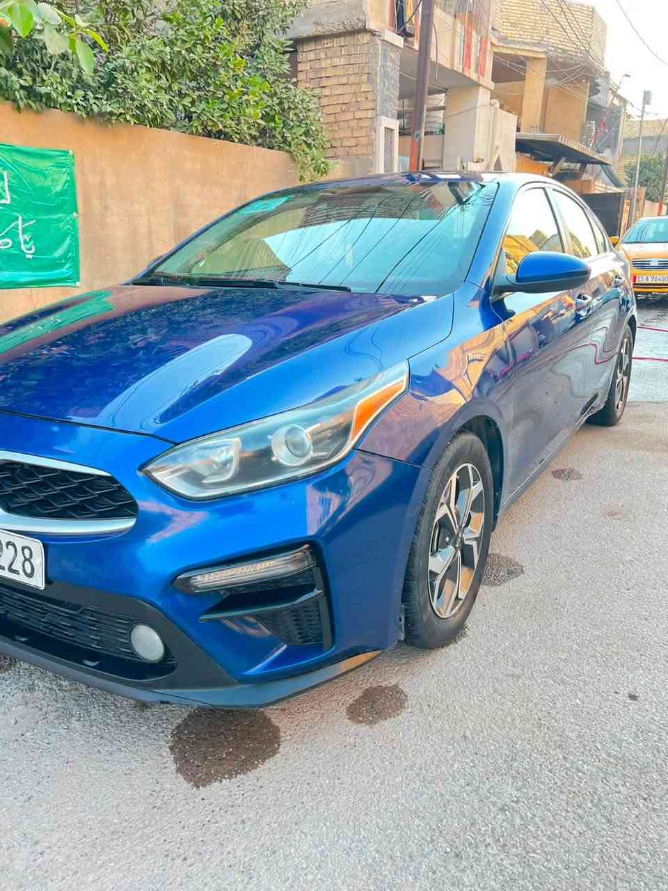 السلام عليكم كيا فورتي موديل 21 وارد امريكي ماشية  106 نص فول رقم اربيل حادث باب وجاملغ خلفي مكينه دوش كيرcvt بسمي سعرها 119 العنوان بغداد البياع 
***********
