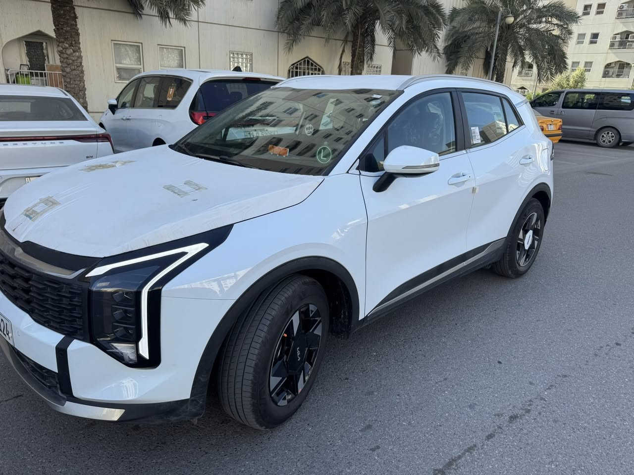 السلام عليكم سبورتج خليجي للبيع 
موديل 26 ماشية 2000
مواصفات معروفة داخل اسود 
مكفولة كفالة 
تحويل او وكالة 
عنوان بسماية 
السعر248 وبيهة مجال 
***********
