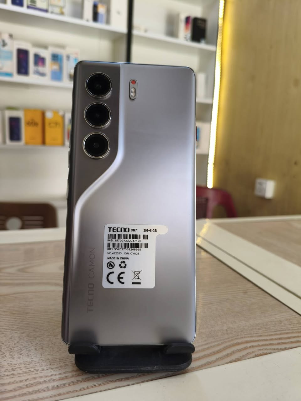 الهاتف TECNO CAMON 40PRO 5G مستعمل فترة جدا قليلة مع كامل ملحقاته 
المعالج:Dimensity7300 (قوي جدًا بالألعاب يصل الى 120فريم)
الشاشة: AMOLED بحجم 6.78
التردد: 144Hz
البطارية: 5200mAh
الشحن : 45واط شحن سريع
الذاكرة:256
الرام:  16 جيجابايت 
مكاني ديالى المنصوريه دلي عباس 
***********
