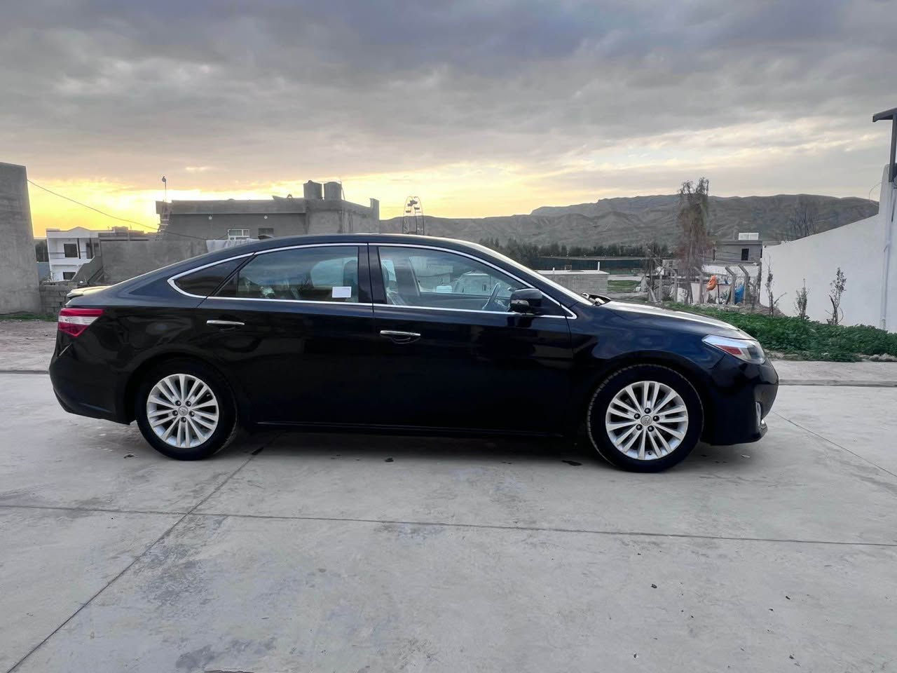 تويوتا ئه‌ڤه‌لۆن ٢٠١٣ لیمیتد
 بۆیاخ دوو پارچه‌ 
چوار په‌له‌ ته‌عدیلی بچوكی هه‌یه‌
گێر و مه‌كینه‌ نه‌كرایته‌وه‌ به‌ شه‌رته‌
كامل سێرڤس كراوه‌ بێ مه‌سره‌فه‌
به‌شه‌رتی به‌ناو كردن
*********** أربيل, العراق
