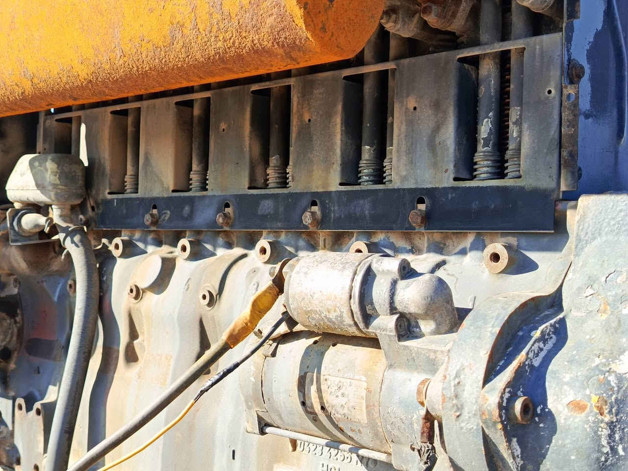 دويز 6 سلندر الماني حلواني نوزل قلم بلادي وضع الشركه مع راس توليد 75 KV العنوان ديالى ناحيه العظيم للستفسار ‏‪***********‬‏
