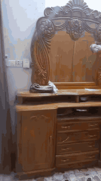 سلام عليكم غرفه نوم تزكام عراقي درجه اوله شرط الثكل كنتور طابقين6ابواب او بعده جديده زلغ ما بيه اي استفسار ولسعر عله الخاص او هاذ الرقم***********
