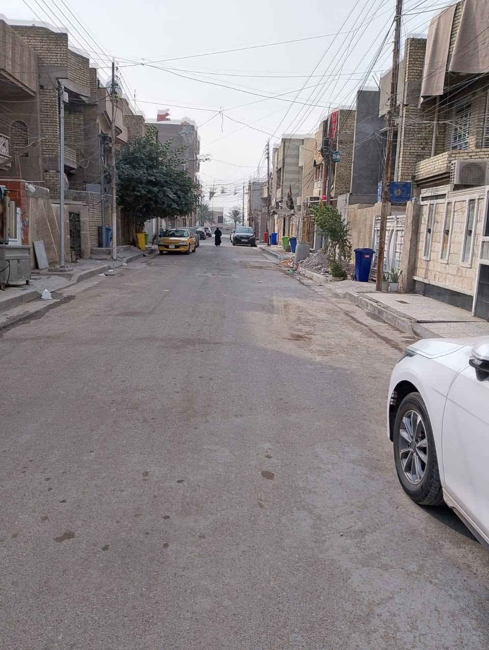 بيت  طابو للبيع  بالبلديات🏡
 منطقة الأسمنت مقابل نادي الصناعة ✅️
مساحة 150 م  واجهه 7/5 ونزال 20 ✅️
طابقين الاول يتكون من استقبال ومطبخ وصالة وغرفة نوم ✅️
الطابق الثاني يتكون من ٣ غرف نوم وخدمات وصالة ✅️
سعره ٤٥٠ وبيه مجال بسيط وبدون دلالية 
للاستفسار 📞 ***********
