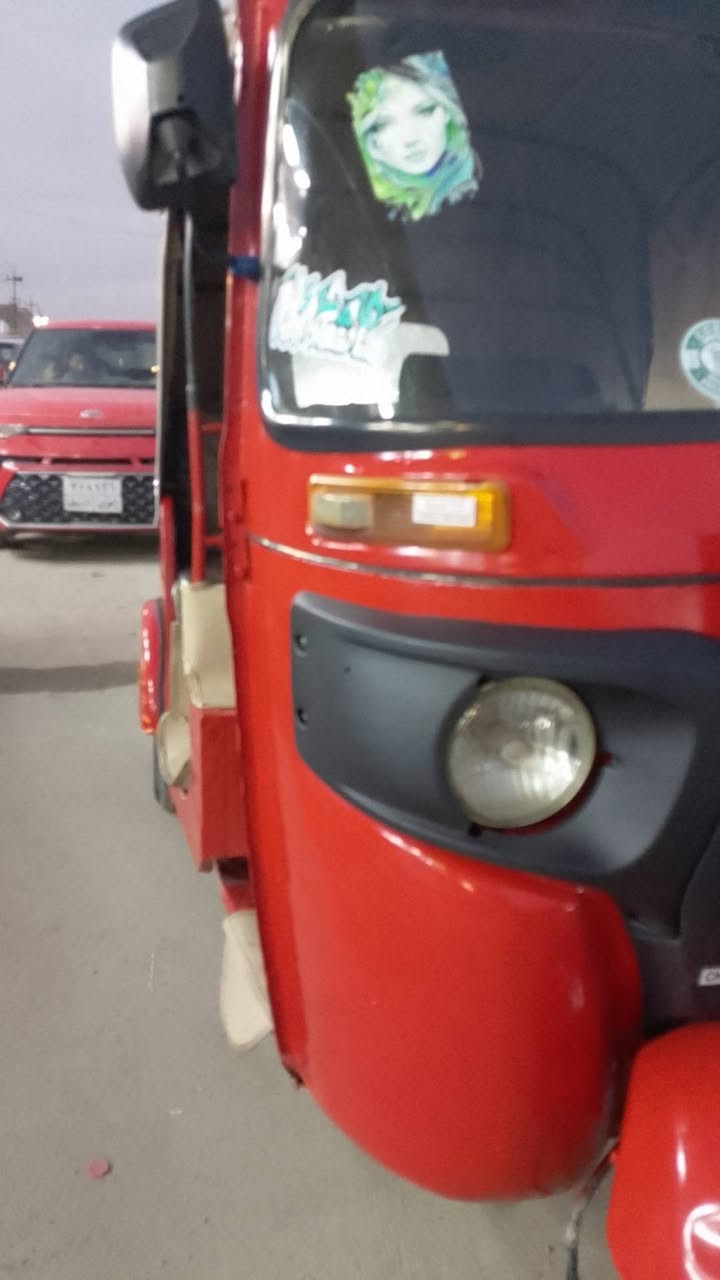 السلام عليكم تكتك موديل 17نازله ب18رقم بغداد تحويل ثاني يوم بيها مكينه مال 20مامفتوحه التكتك مناقصها اي شي. تخم تاير جديد سفريات سوبايه التكتك احلا من الصور. سعرها 5ونص وبيها مجال بسيط مكاني بغداد ***********
