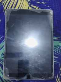 ايباد ابل 9ذاكره ٦٤ اللبيع 250 رقم الموبايل 07718334382