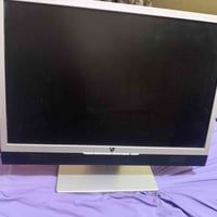 شاشتين • شاشة حاسوب