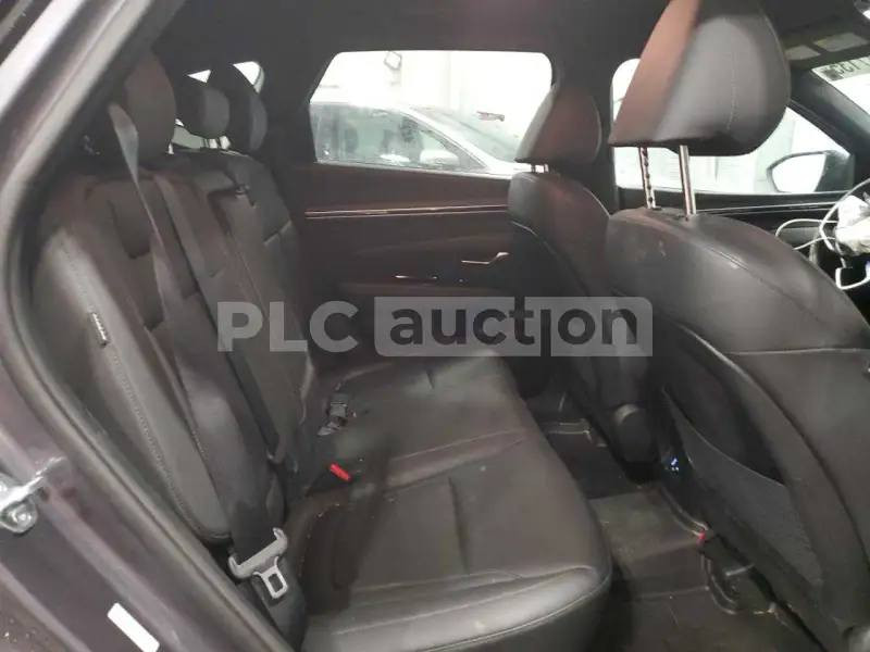 توسان 24 حادثها موضح بالصور فئة XRT
داخل أسود 

محرك 2500

تدفئة بالكشنات 

رادار 360

مانع انزلاق 

مانع انحدار 

(راكات اصلية من الشركة

ودوسات اصلية من الشركة) لأن فئة رياضية 

رقم بغداد 

بيها تبديل بنيد وصبغ 

وبارد بالجاملغ صور الحادث موضحة 
ايرباك راجع سستم والأحزمة سستم تبديل 

مكانها بغداد 

السعر 190 ورقة

***********
