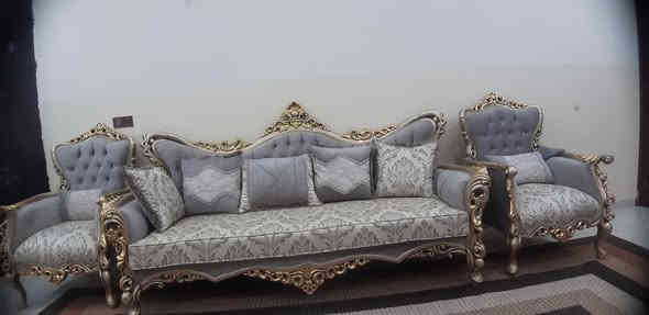 السلام عليكم تخم قنفة كلاسك فينوس نظيف جدا الوصل موجود بوكته بيش مشتريه   السعر مليون و٢٥٠ ألف الشراي يتصل ***********
